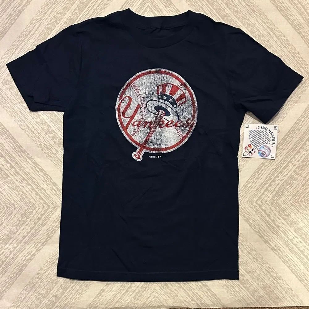 Genuine Merchandise Major League Navy NY Yankees T-Shirt Size Small 8